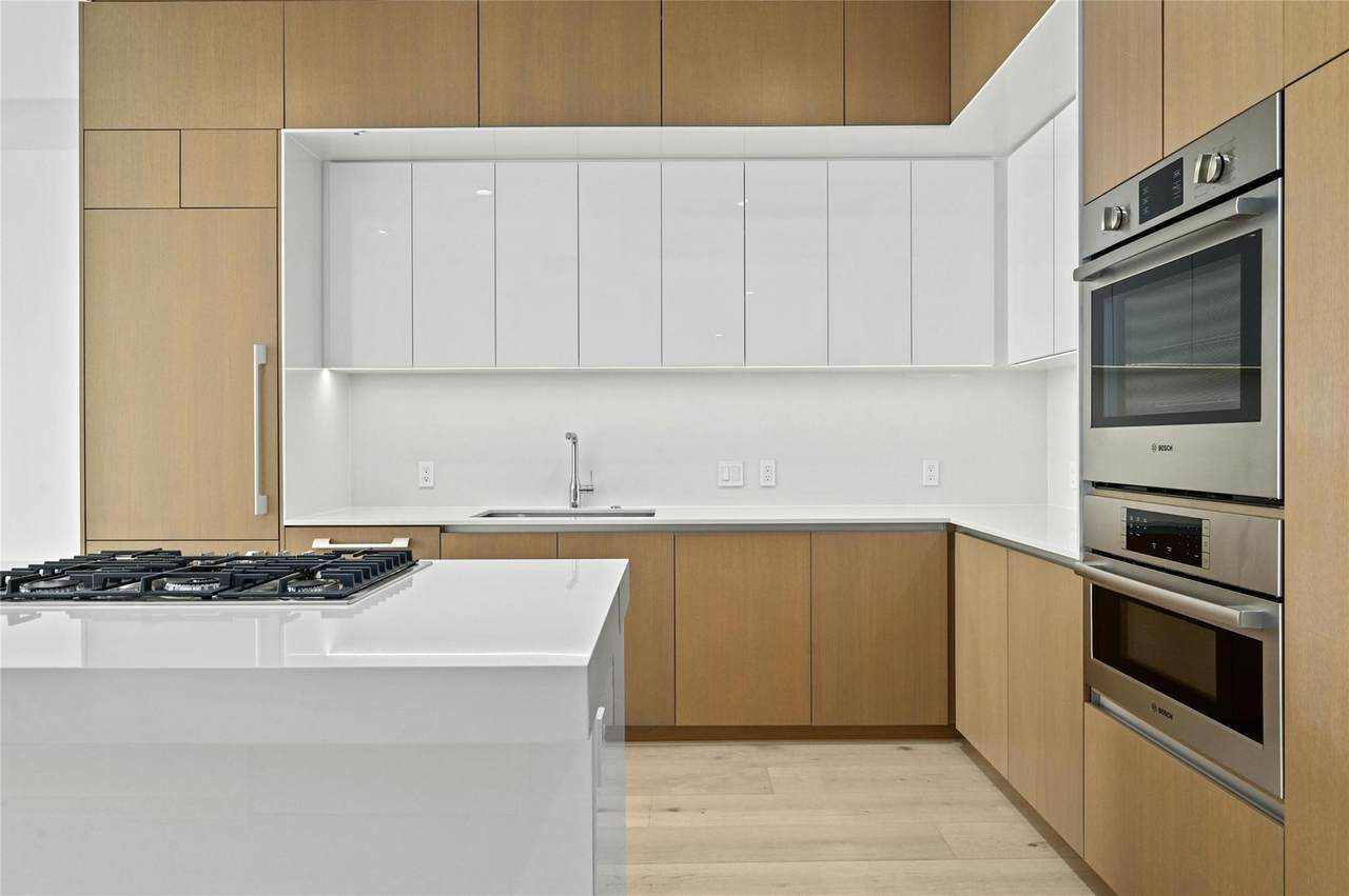 313 17th St - Photo 1