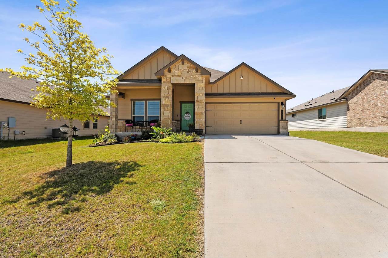 112 Pivot Dr - Photo 1