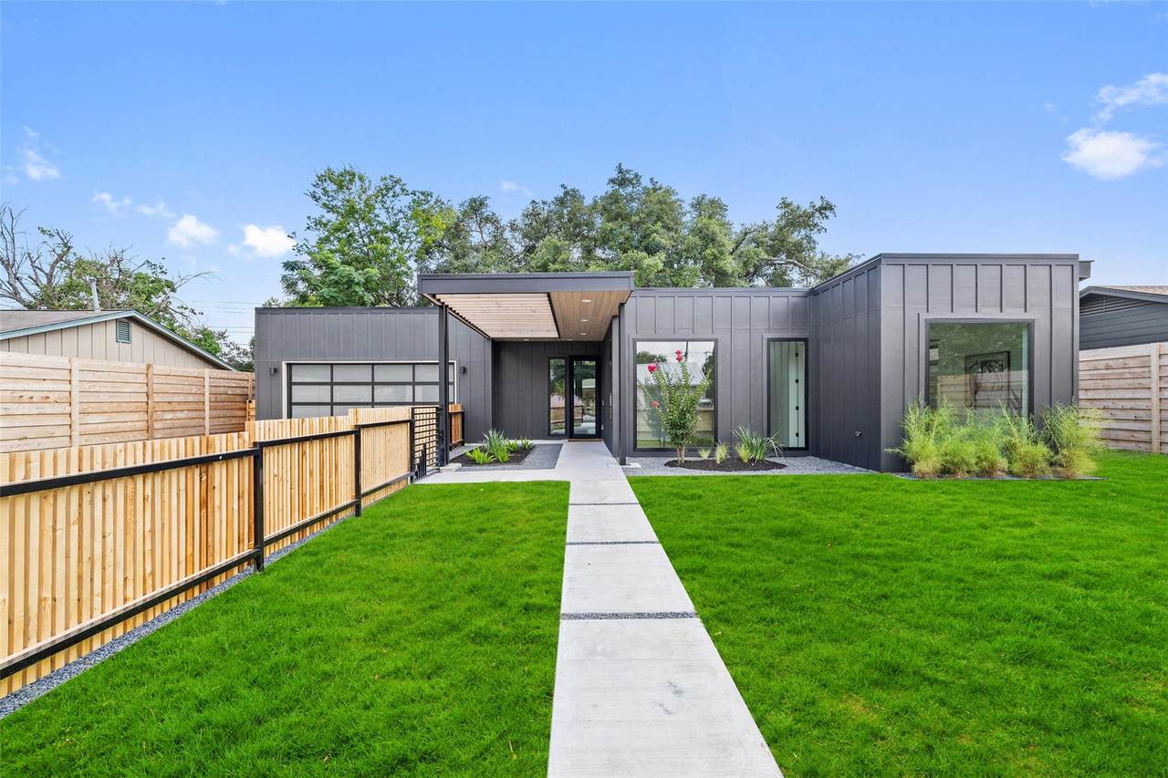 2305 Southern Oaks Dr - Photo 1