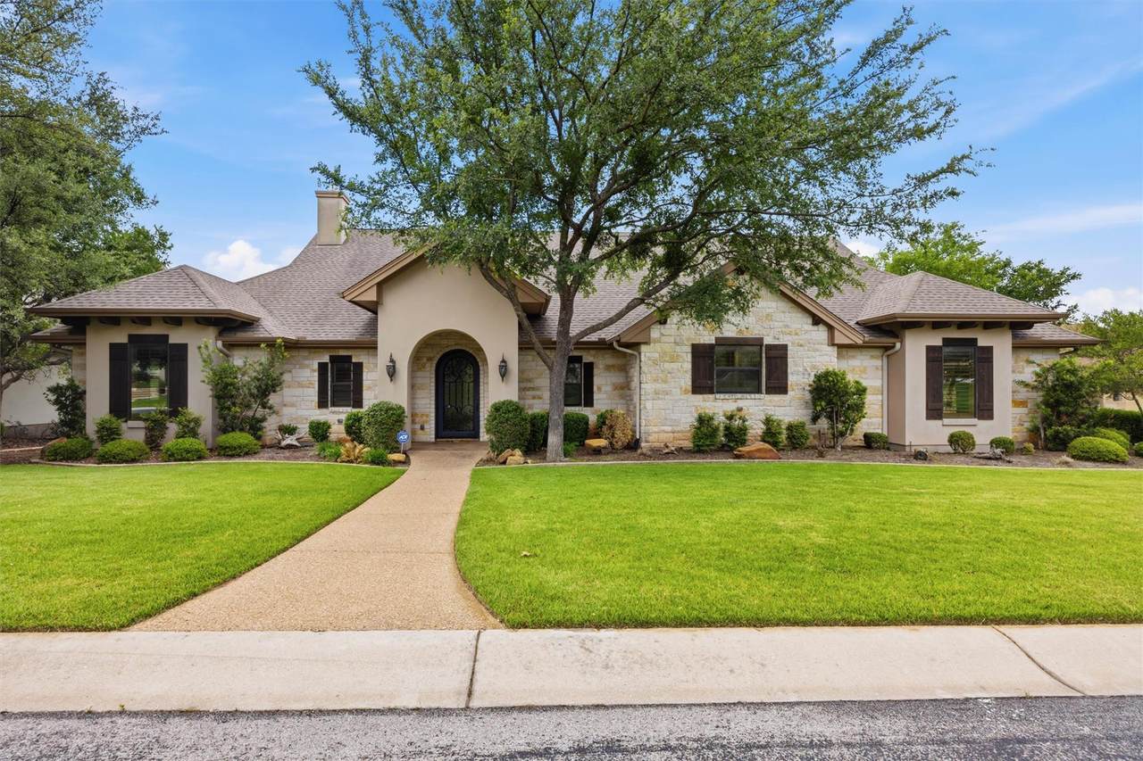 203 Pristine Ln - Photo 1