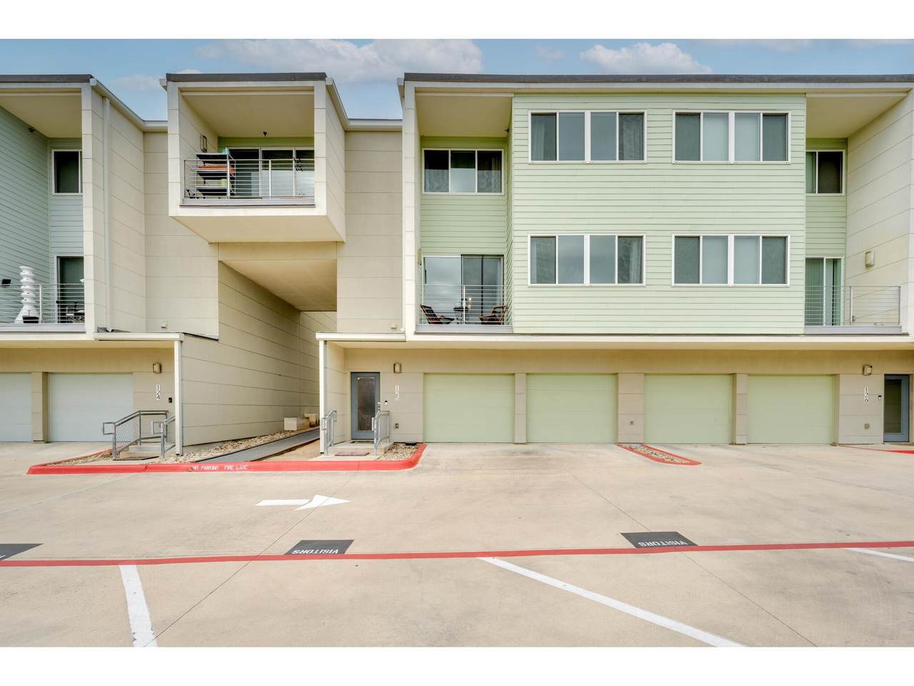 604 Bluff Dr - Photo 1