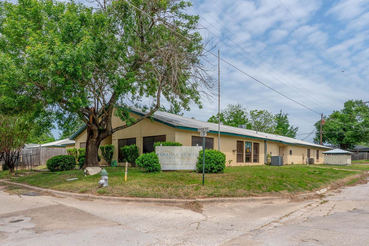 700 Dyer St - Photo 1
