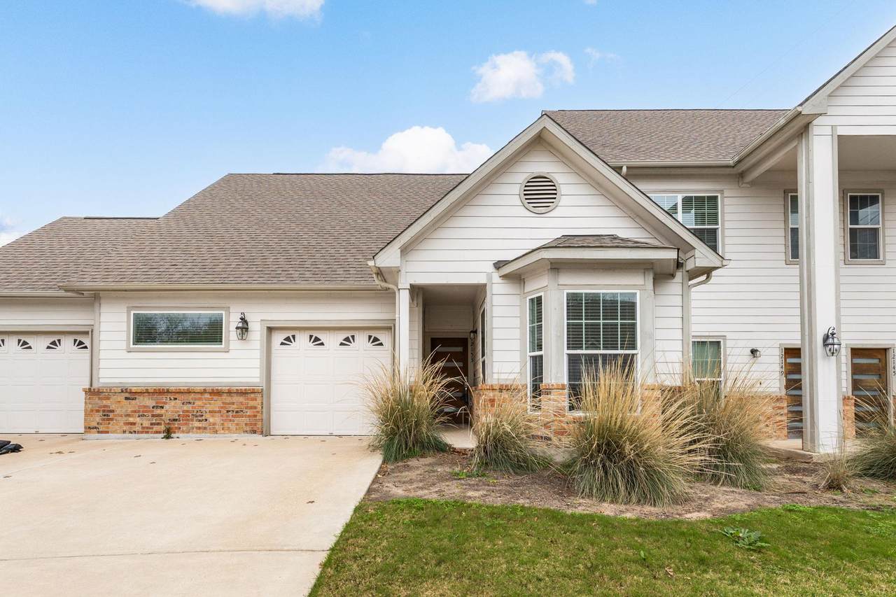 12153 Abbey Glen #C Ln - Photo 1