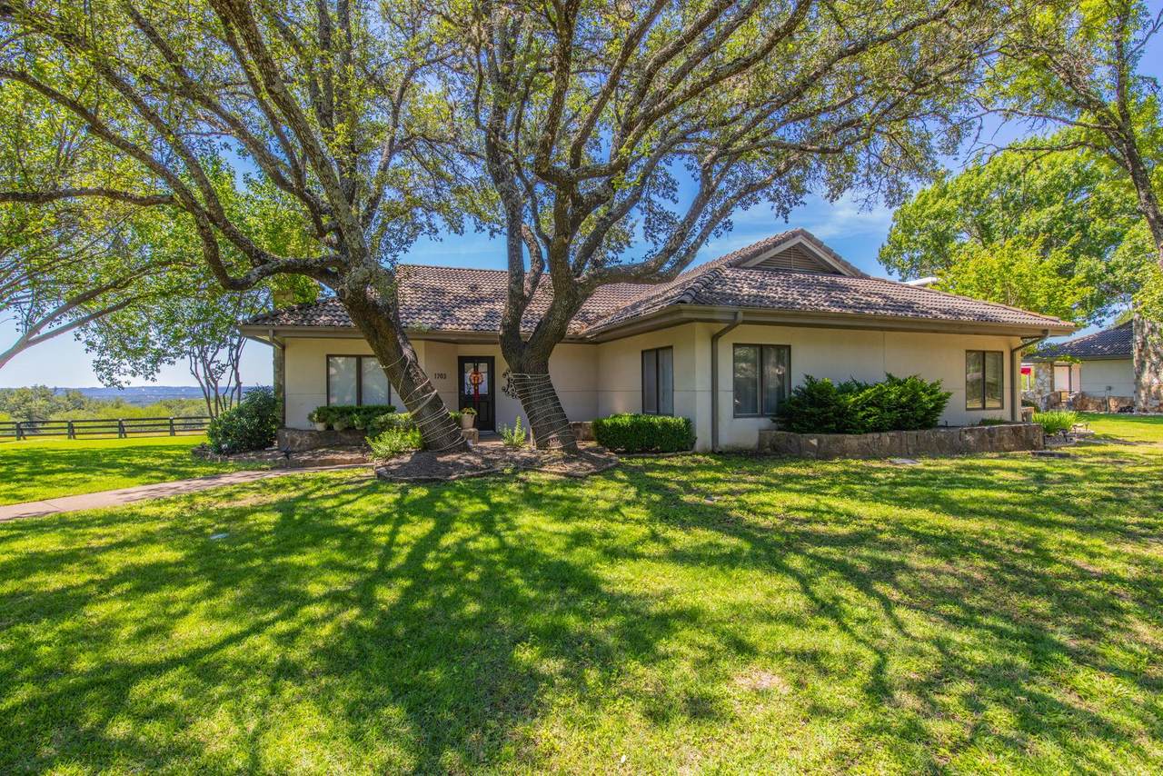 1703 Clubhouse Hill Dr - Photo 1