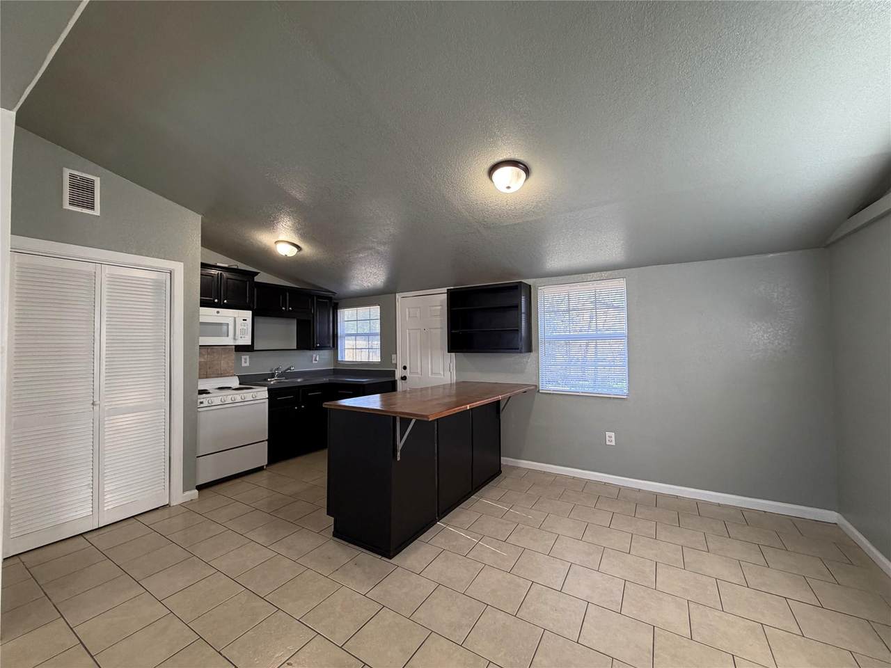 804 Evergreen Dr - Photo 1