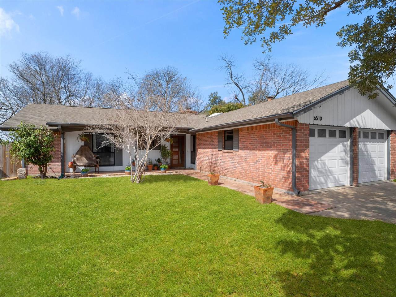 6510 Sunstrip Dr - Photo 1