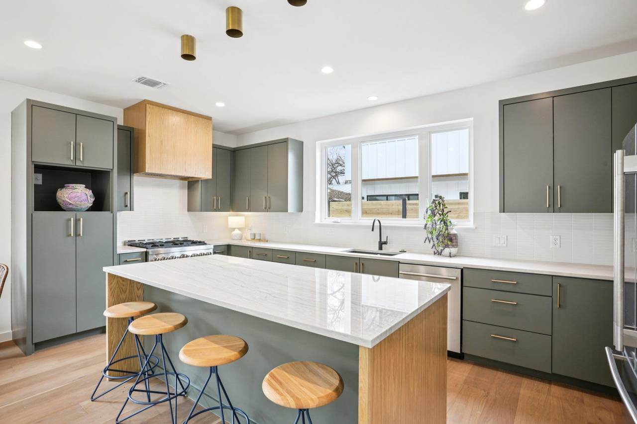 3019 Garwood St - Photo 1