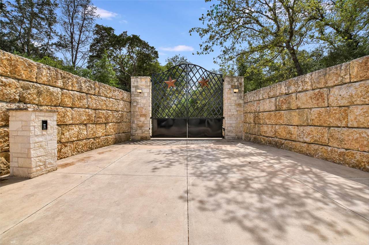 2187 Highway 290 - Photo 1