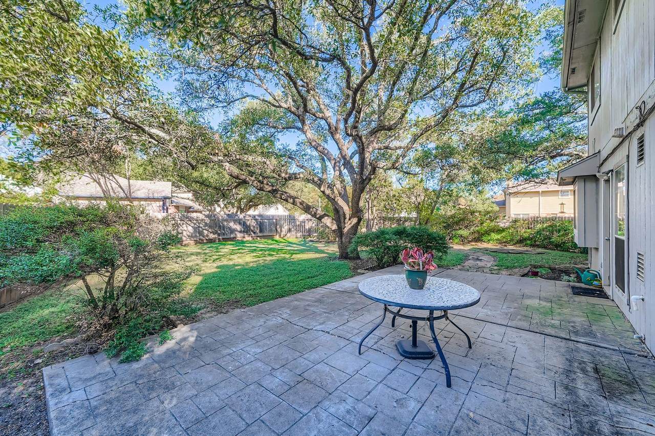 2812 Little Elm Trl - Photo 1
