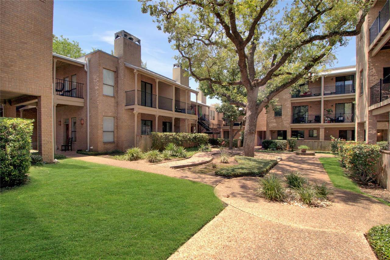 611 45th St - Photo 1