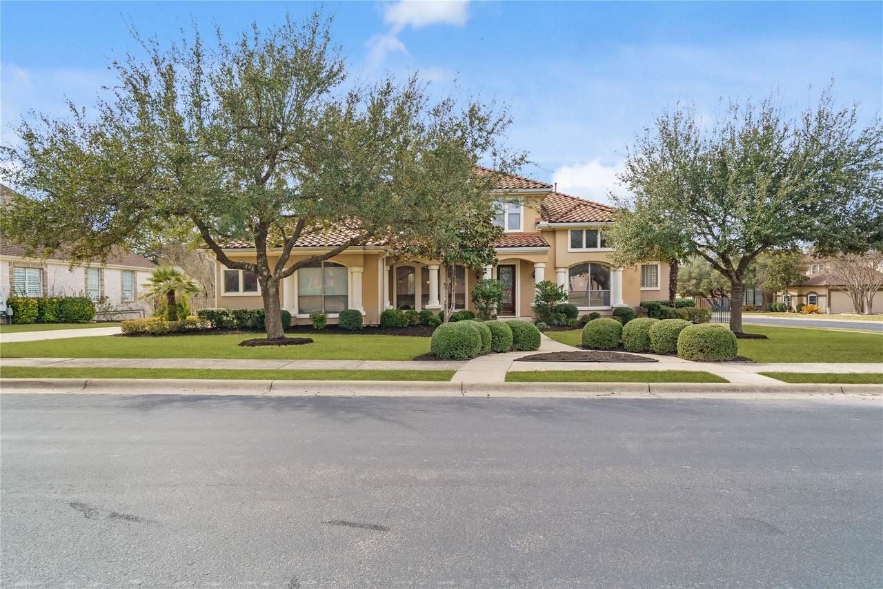 3237 Bay Hill Ln - Photo 1
