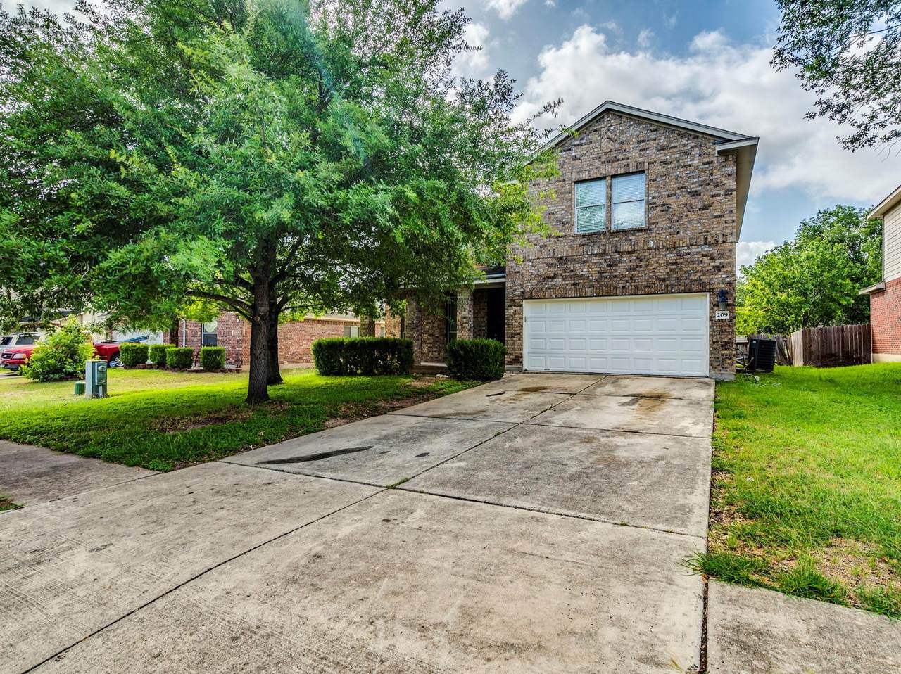 209 Buckingham Dr - Photo 1