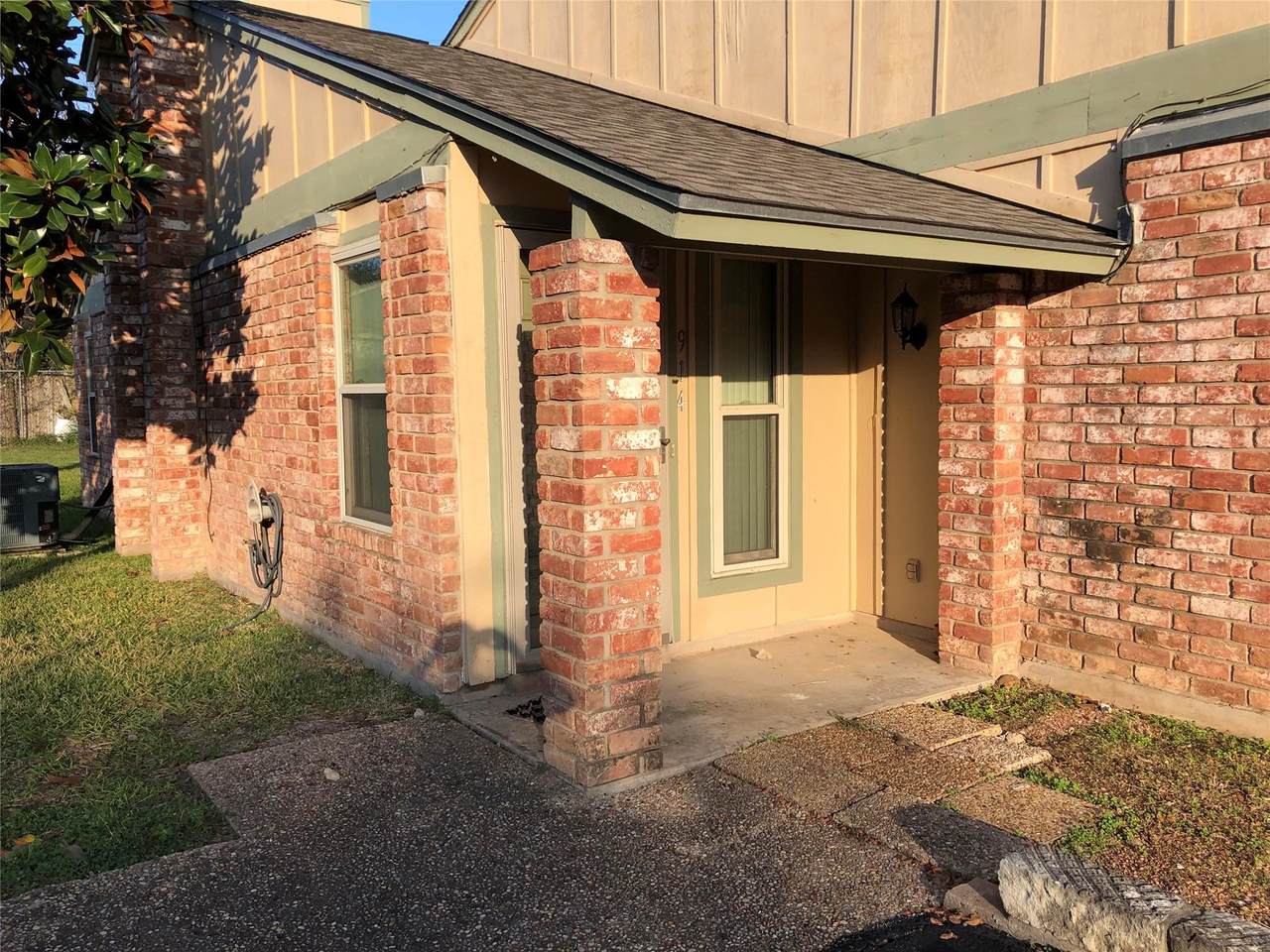 914 W Meadowmere Ln - Photo 1