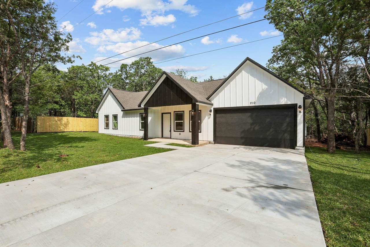 210 Flint Ridge St - Photo 1