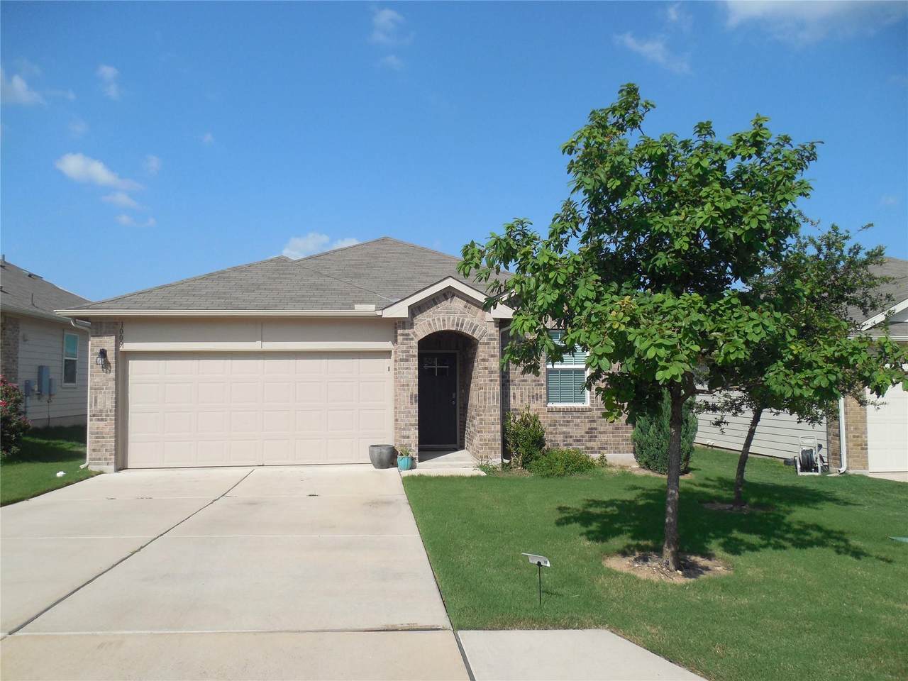 1009 Ferryman Dr - Photo 1