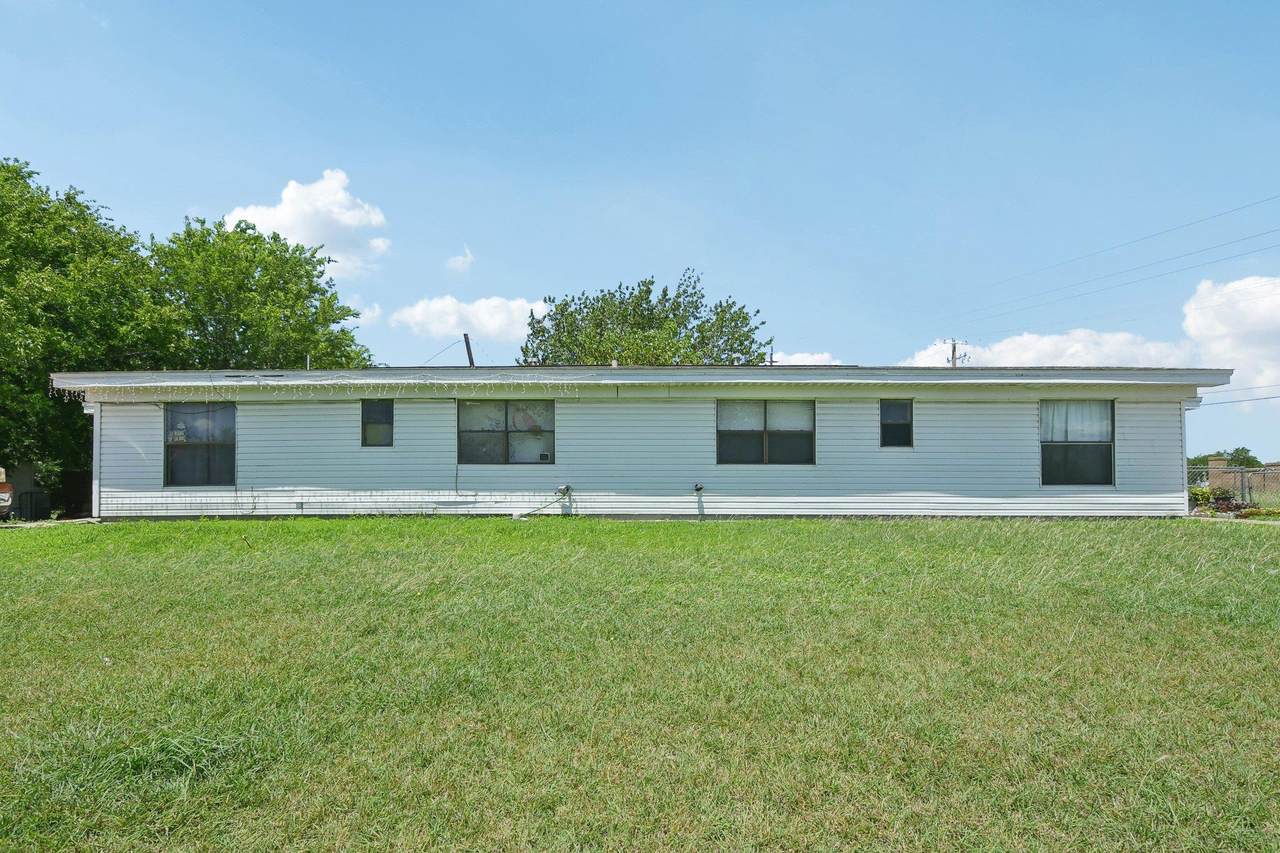 525 Lenora Dr - Photo 1
