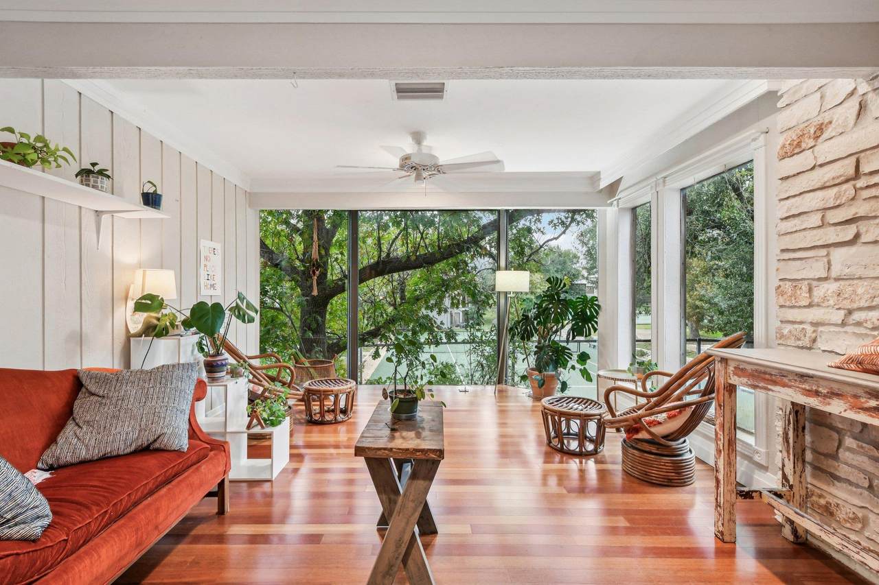 138 World Of Tennis Sq - Photo 1