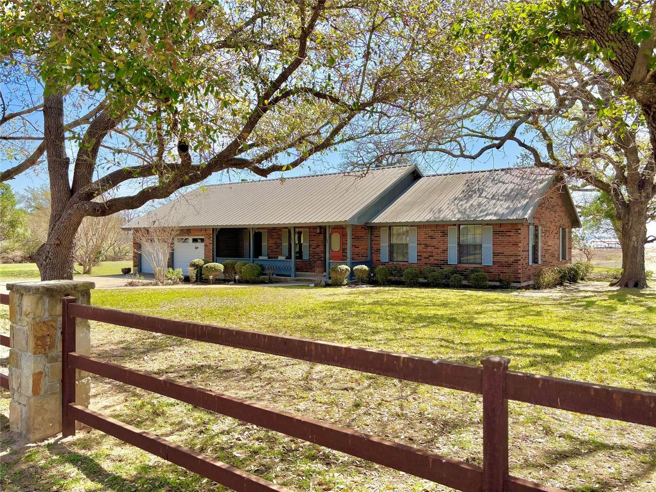 114 Shady Grove Grv - Photo 1