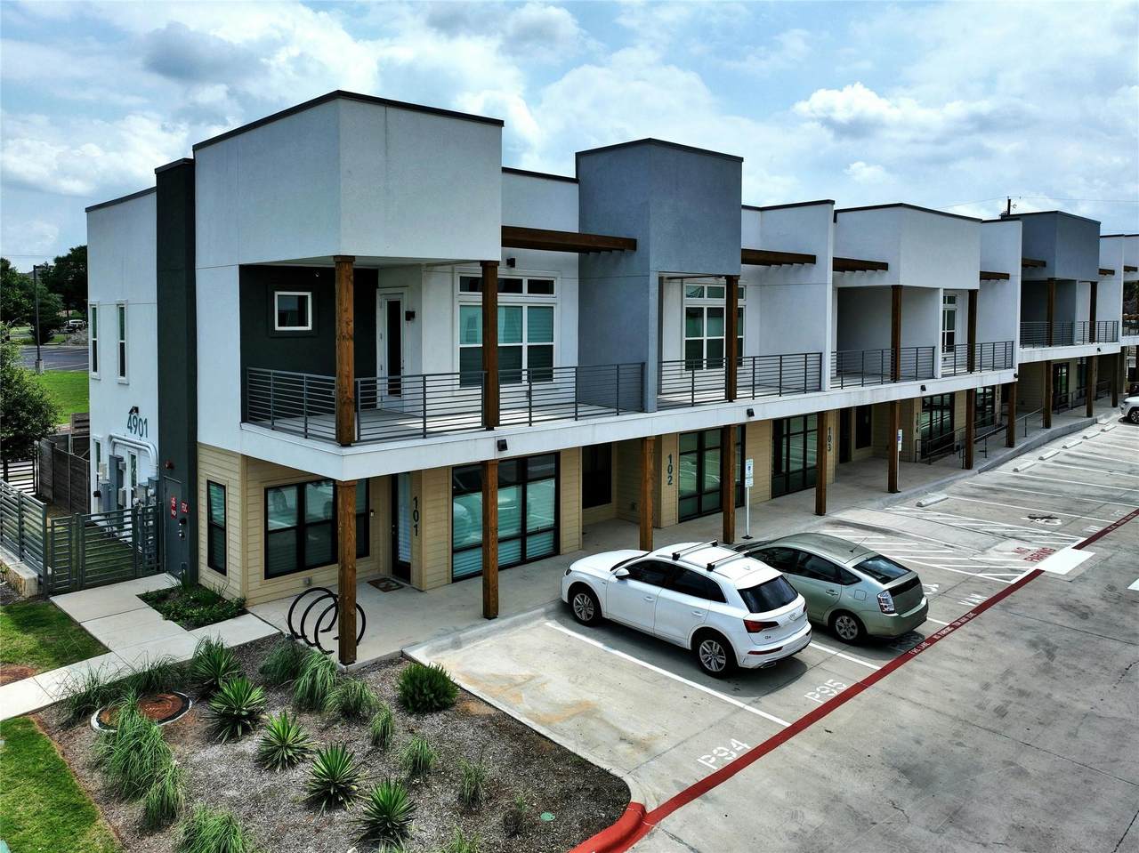 4901 Springdale Rd - Photo 1