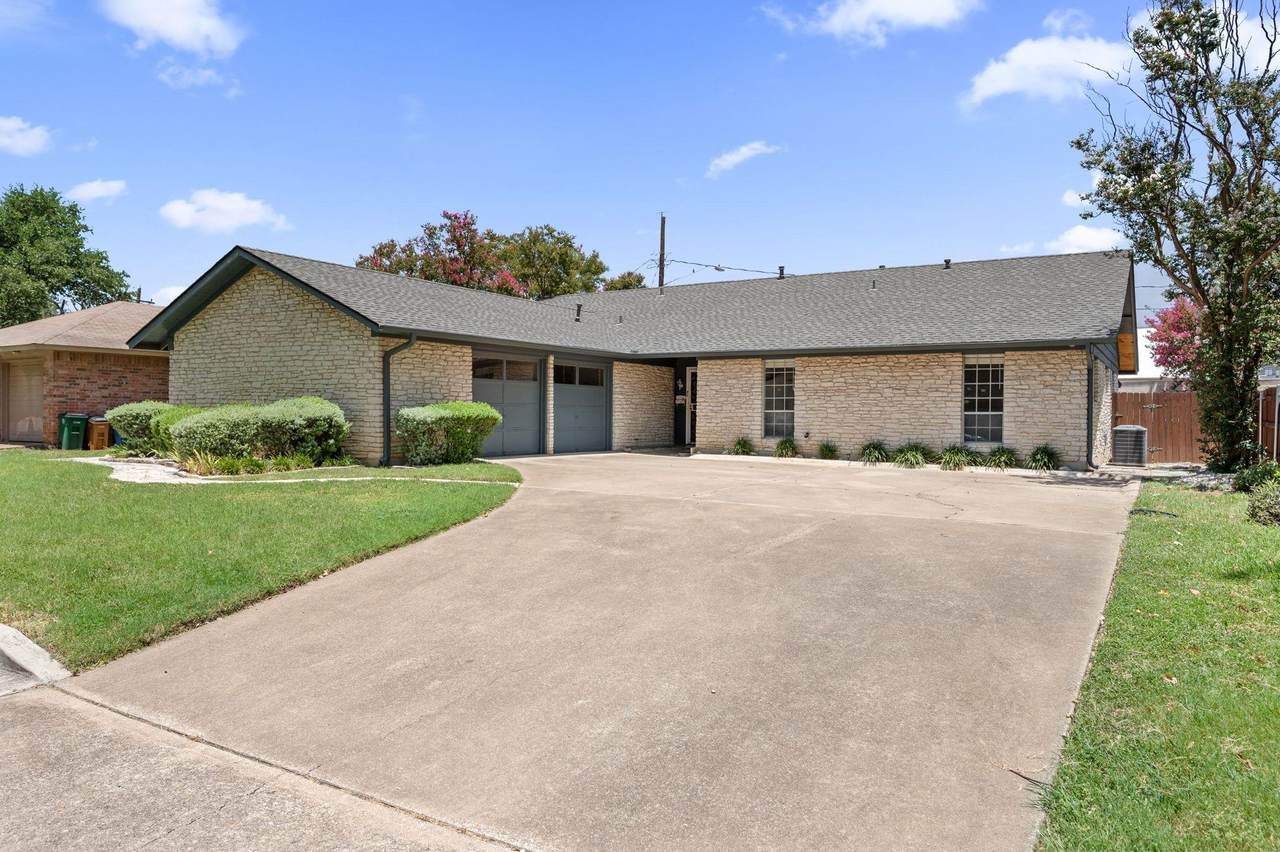 2712 Thrushwood Dr - Photo 1