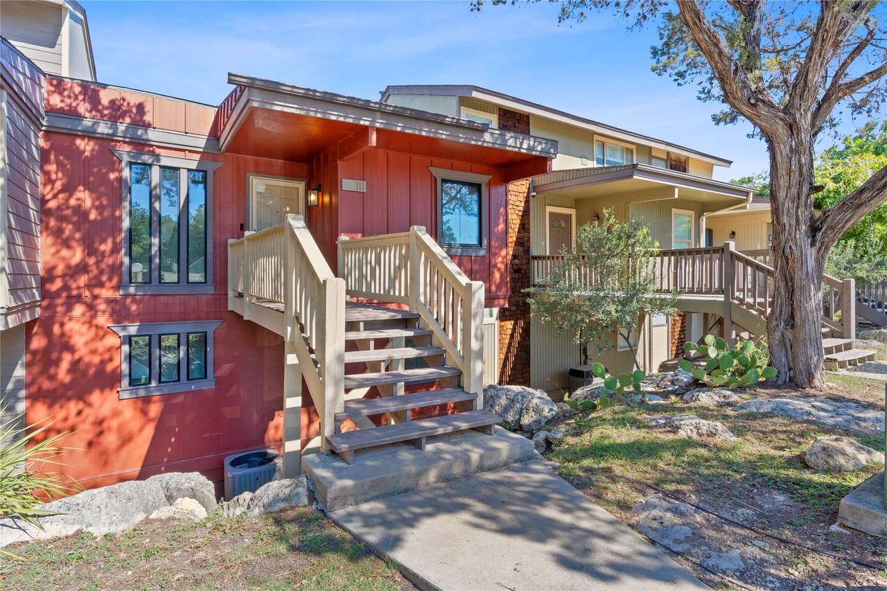 111 Comanche Pt - Photo 1