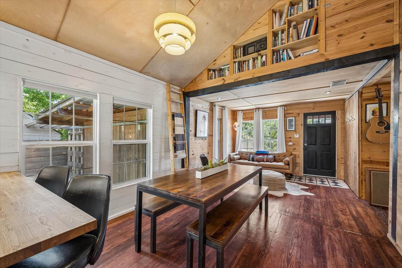 2604 Sol Wilson Ave - Photo 1