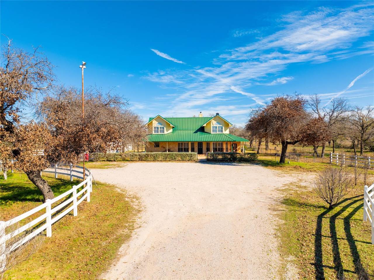 203 Oxbow Trl - Photo 1