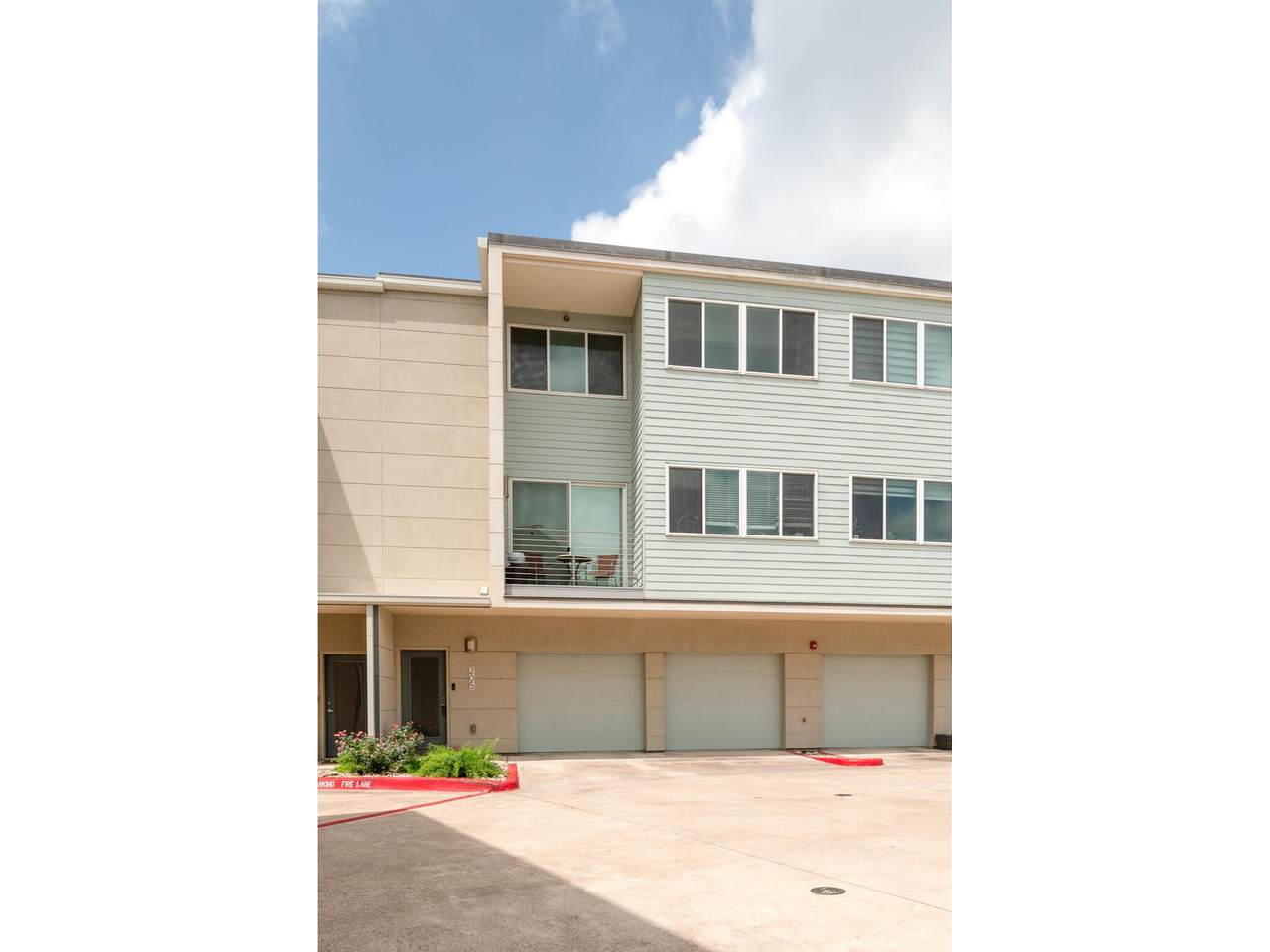 604 Bluff Dr - Photo 1