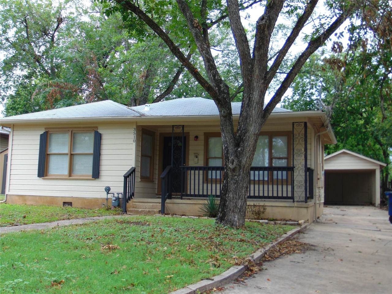 3510 Lafayette Ave - Photo 1