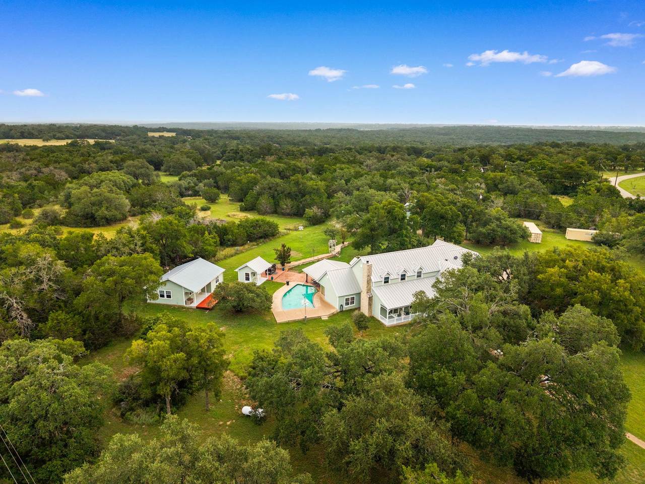 203 Grande St - Photo 1