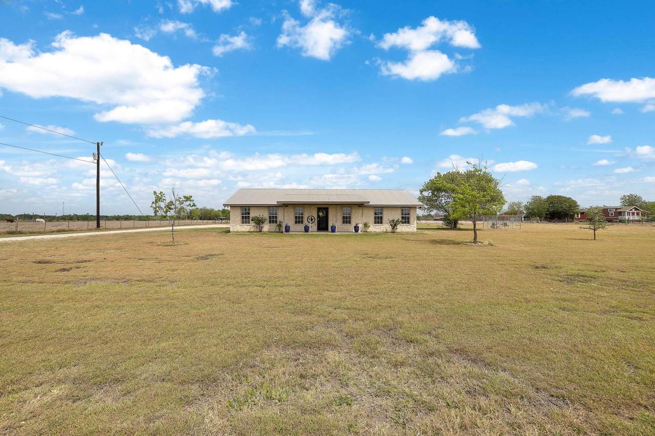 851 County Road 454 Rd - Photo 1