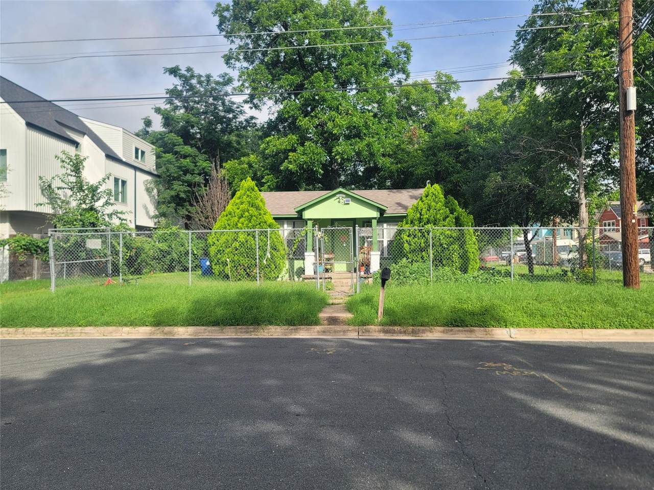 1104 Brass St - Photo 1