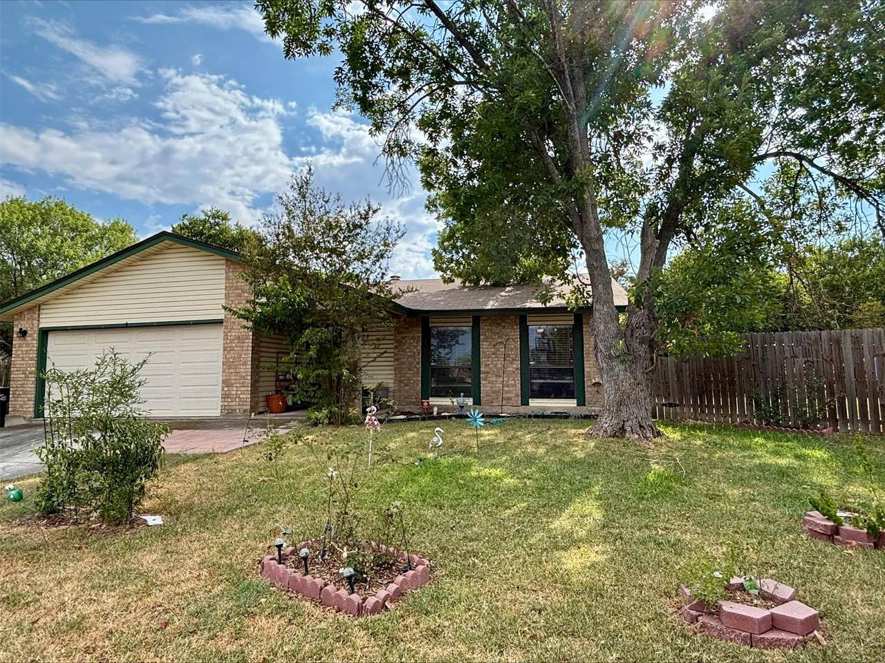 7500 Branding Trl - Photo 1