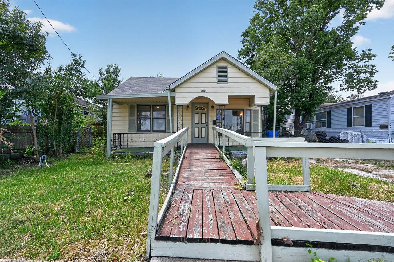 708 Booth St - Photo 1