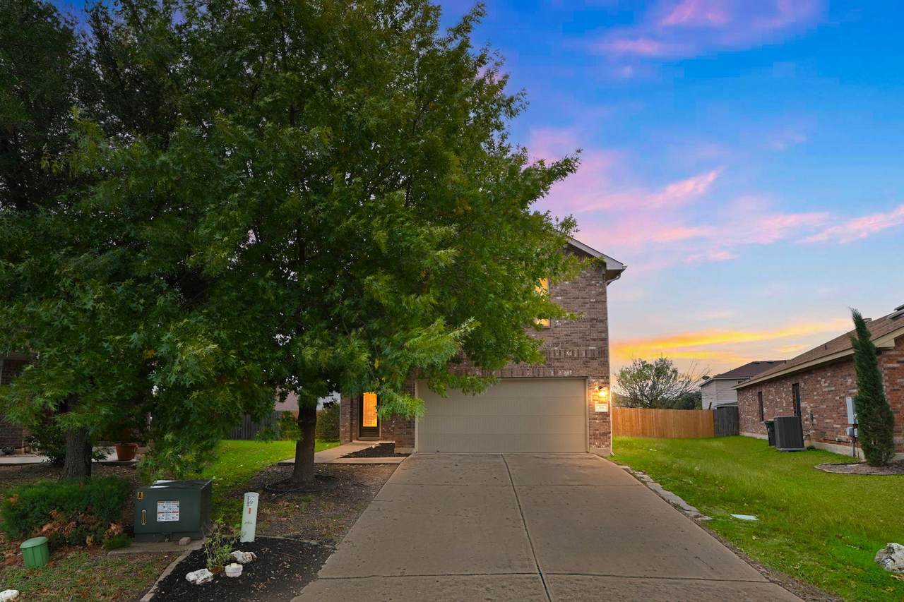 316 Housefinch Loop - Photo 1