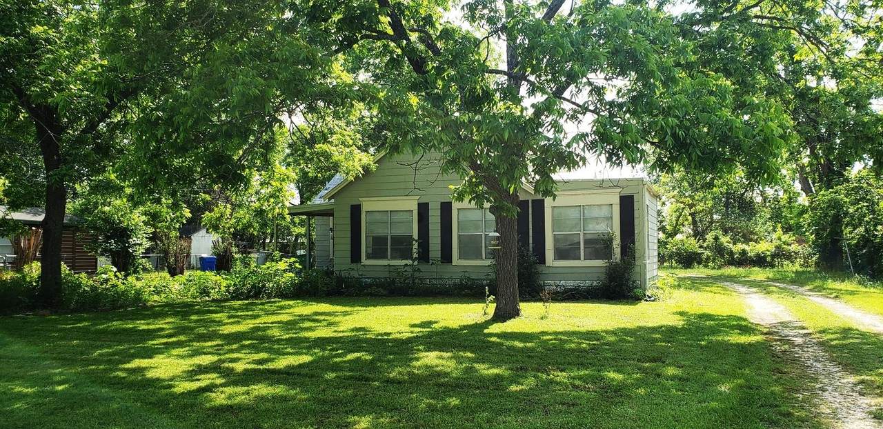 2105 North Dr - Photo 1