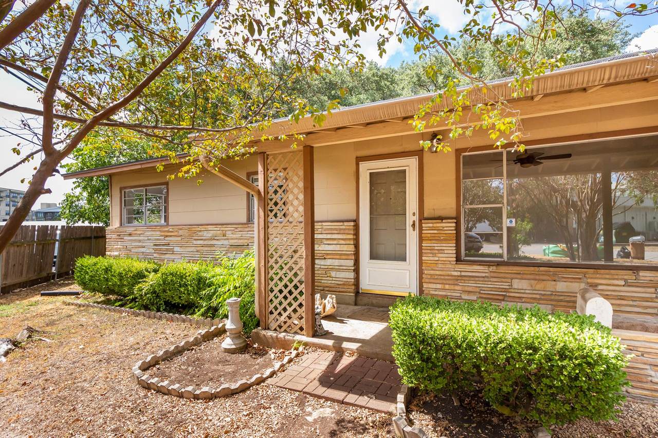 2305 Westforest Dr - Photo 1