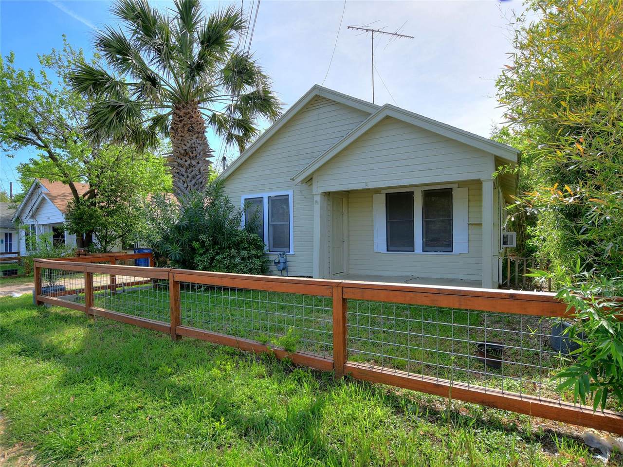 4305 Red River St - Photo 1