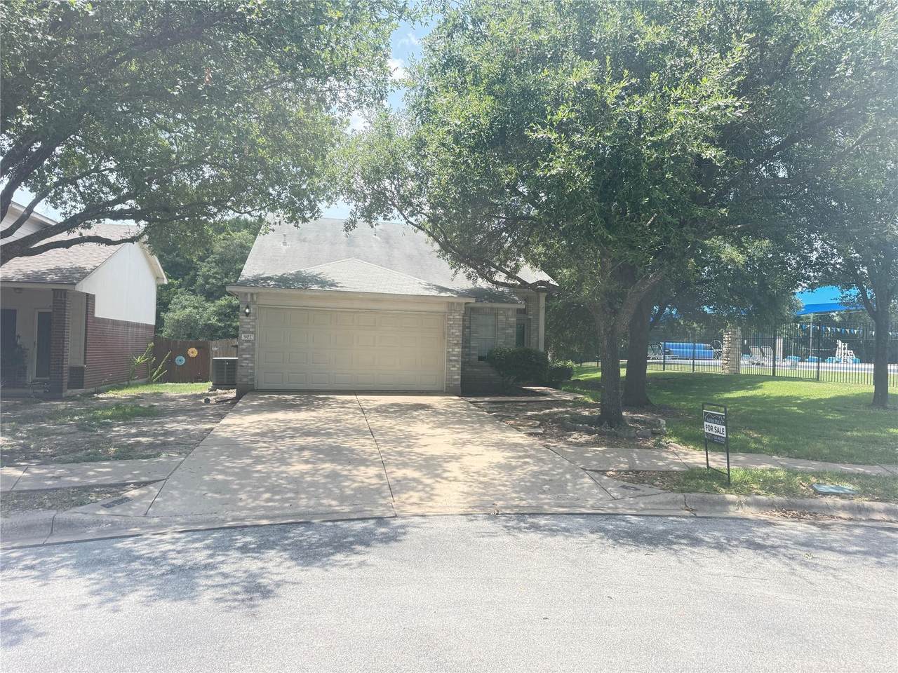 902 Moser River Dr - Photo 1