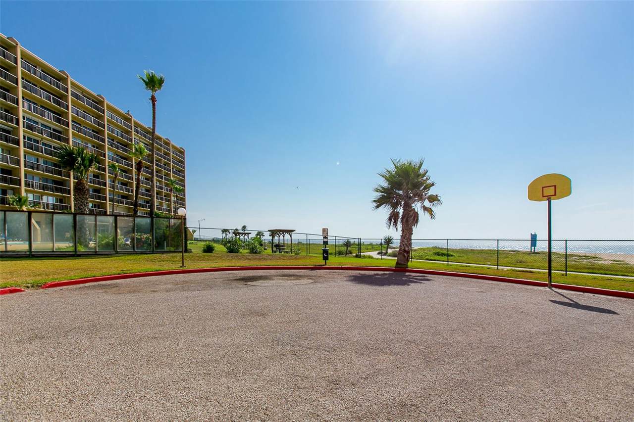 3938 Surfside Blvd - Photo 1