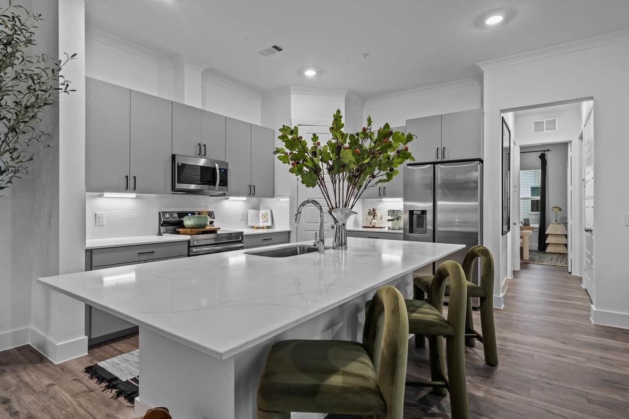 1664 Hillside Terrace - Photo 1