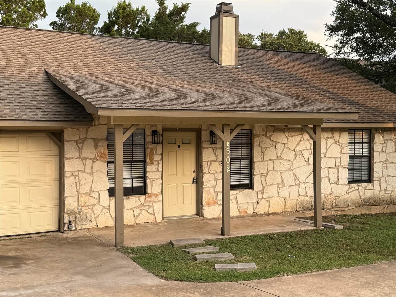 502-B Hedgewood Dr - Photo 1
