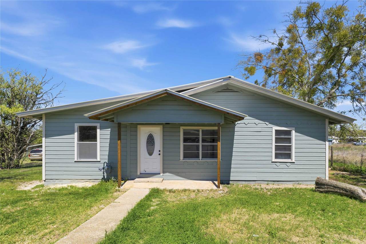 1604 5th St - Photo 1