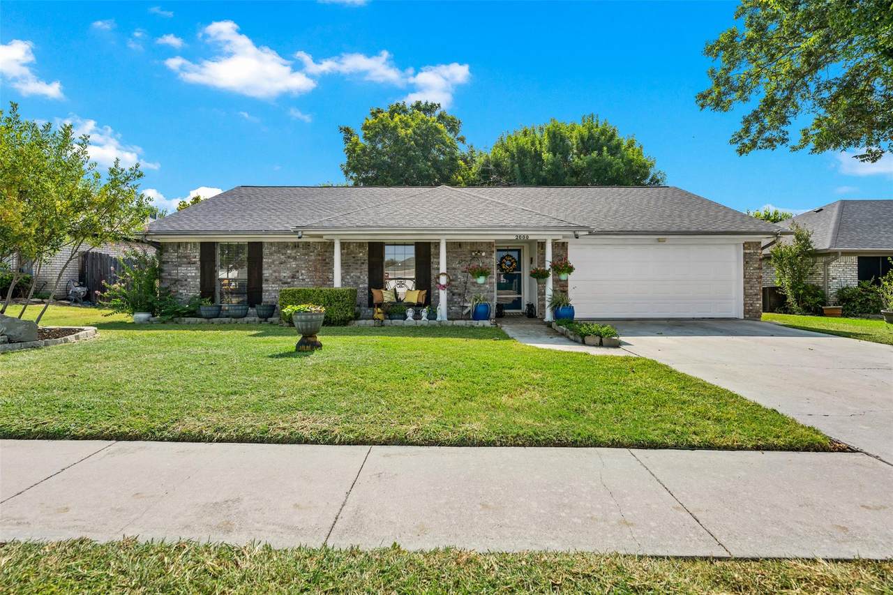 2000 Twilight Dr - Photo 1