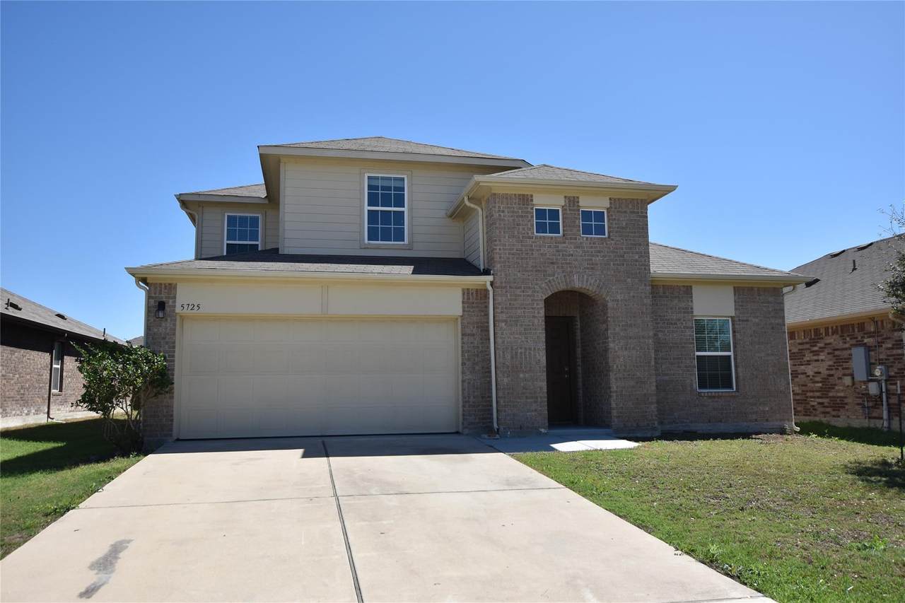 5725 Roderick Dr - Photo 1