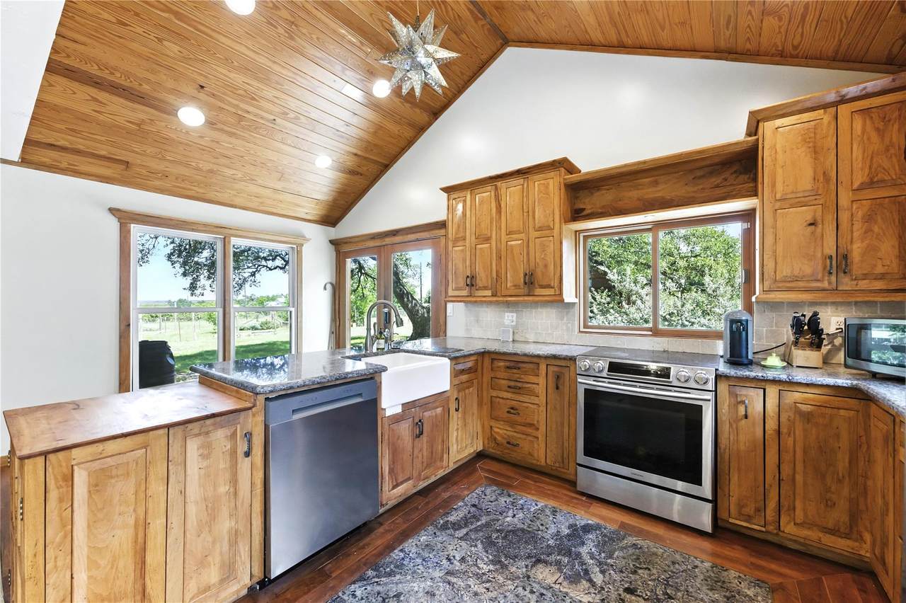 190 Carol Ann Dr - Photo 1