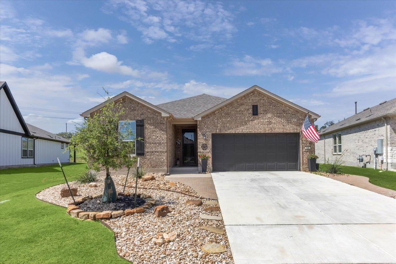 636 Martingale St - Photo 1