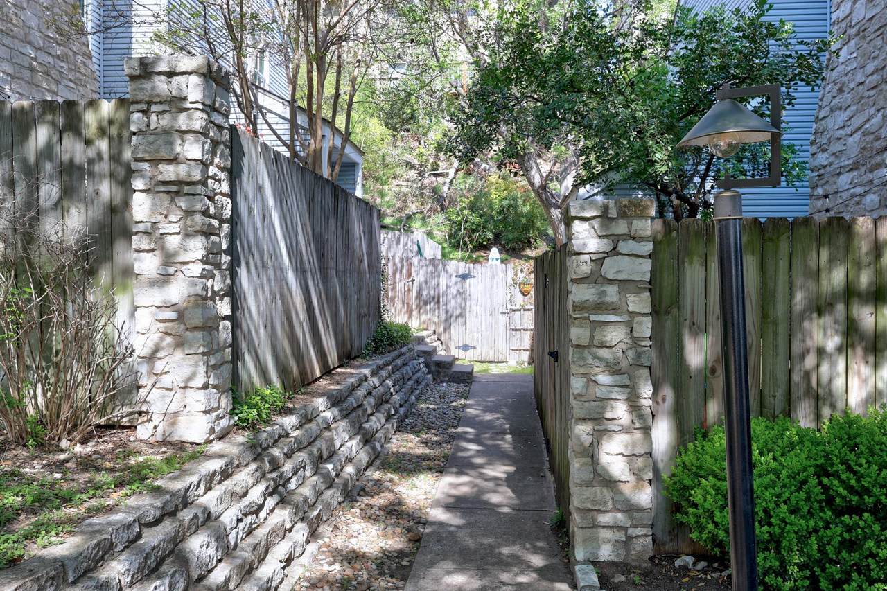 https://bt-photos.global.ssl.fastly.net/austin/1280_boomver_1_5709889-2.jpg
