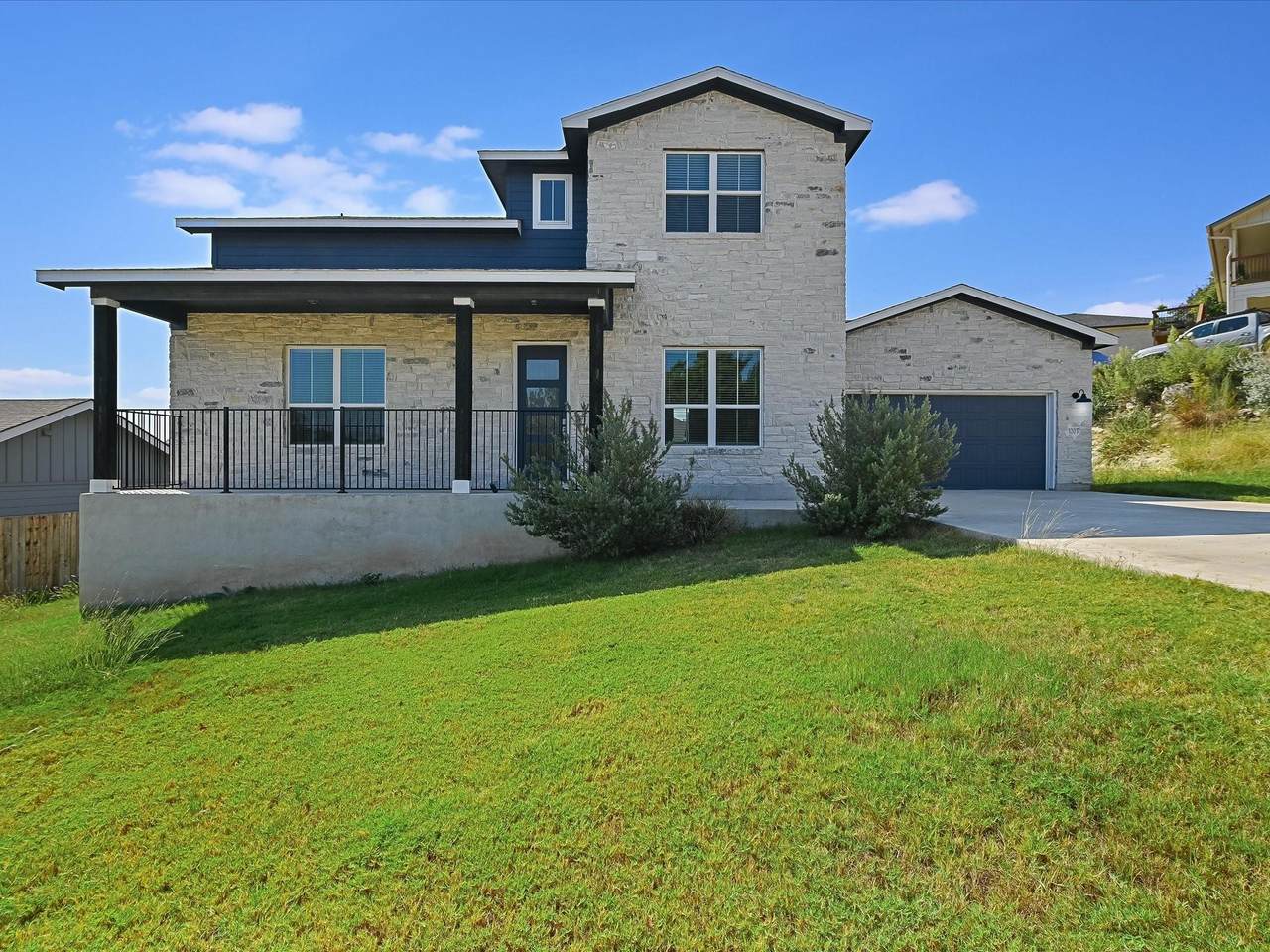 3203 Burnside Cir - Photo 1