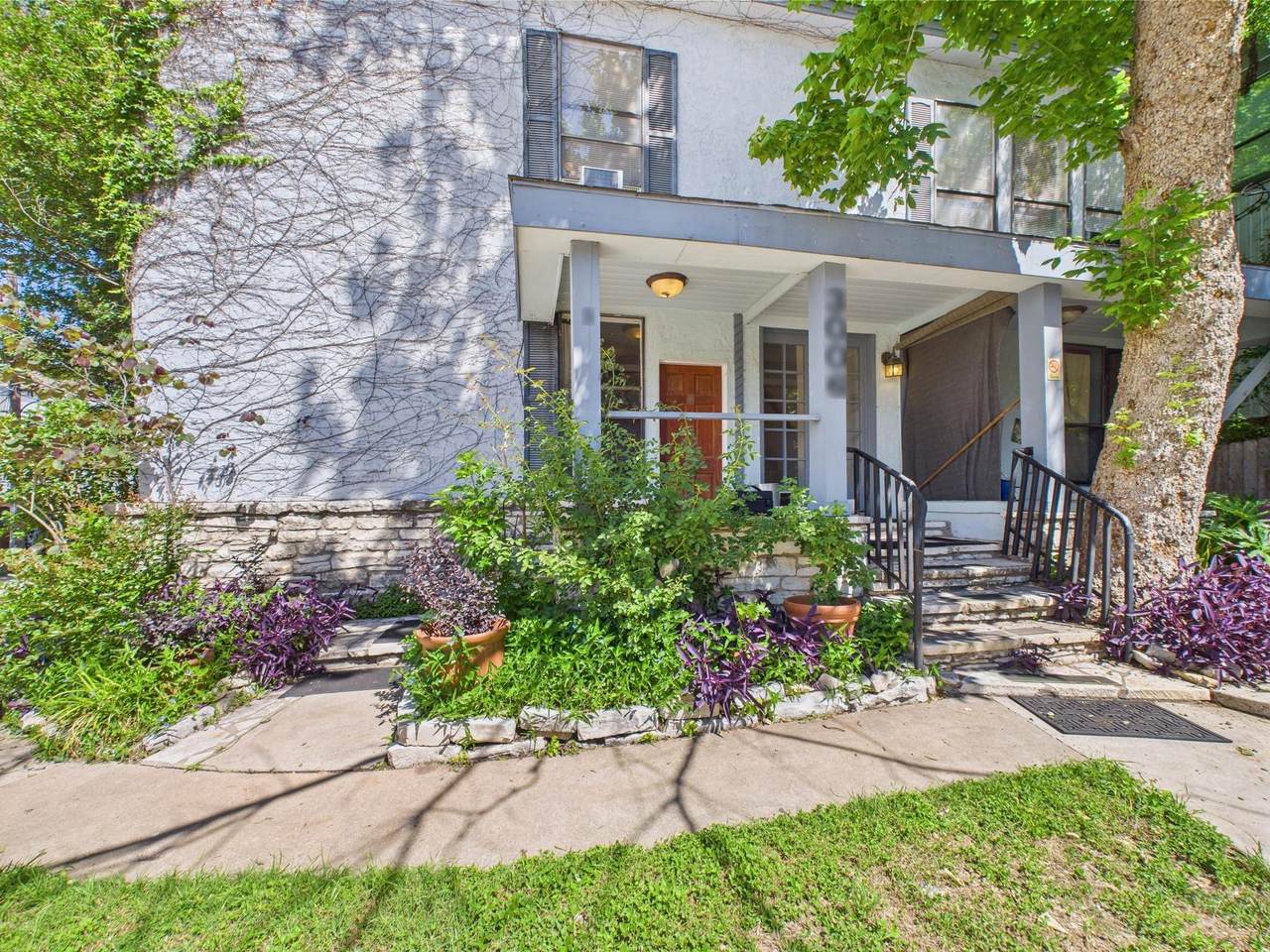 3006 Duval St - Photo 1